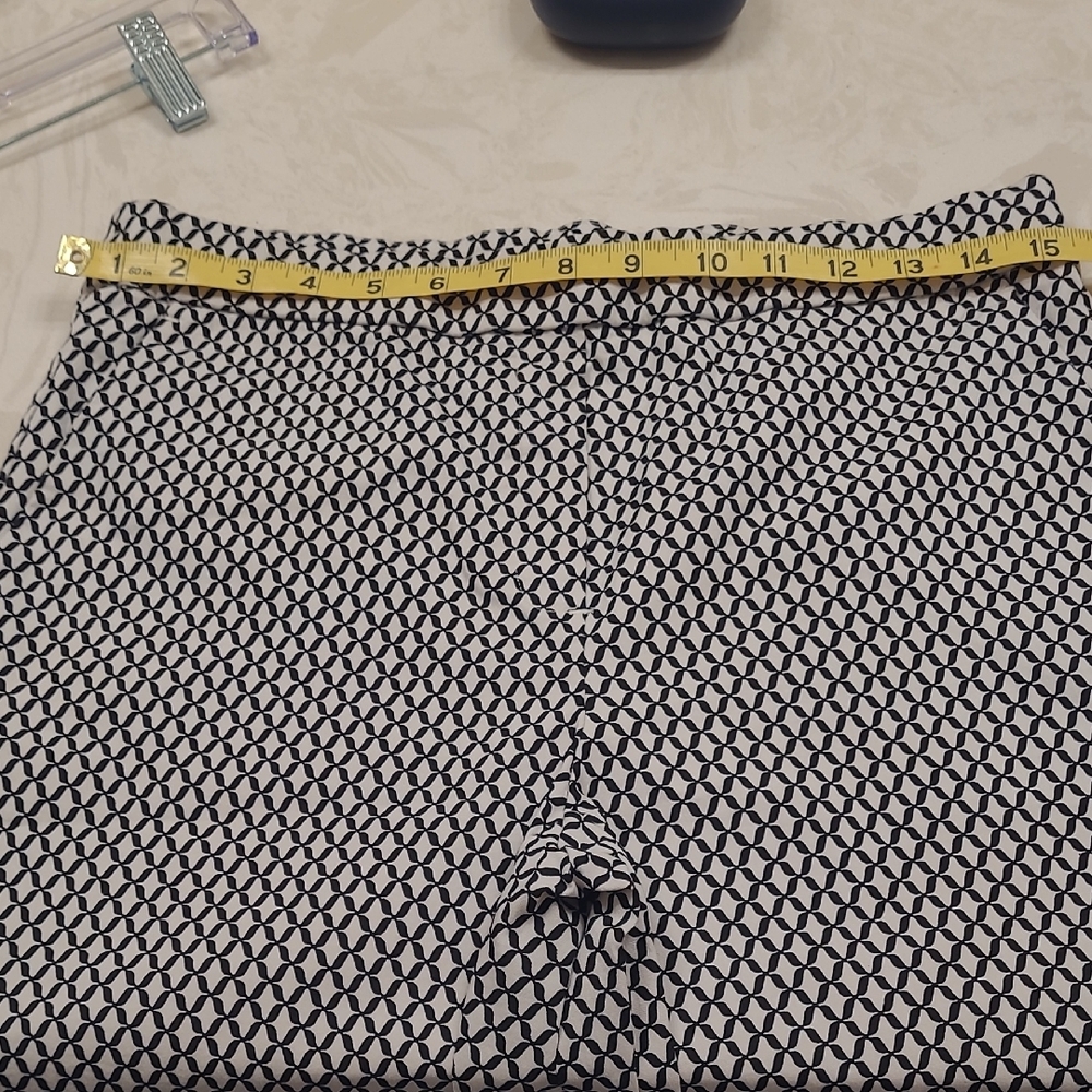 Jules & Leopold Monochrome Geometric Pants - Picture 7 of 9
